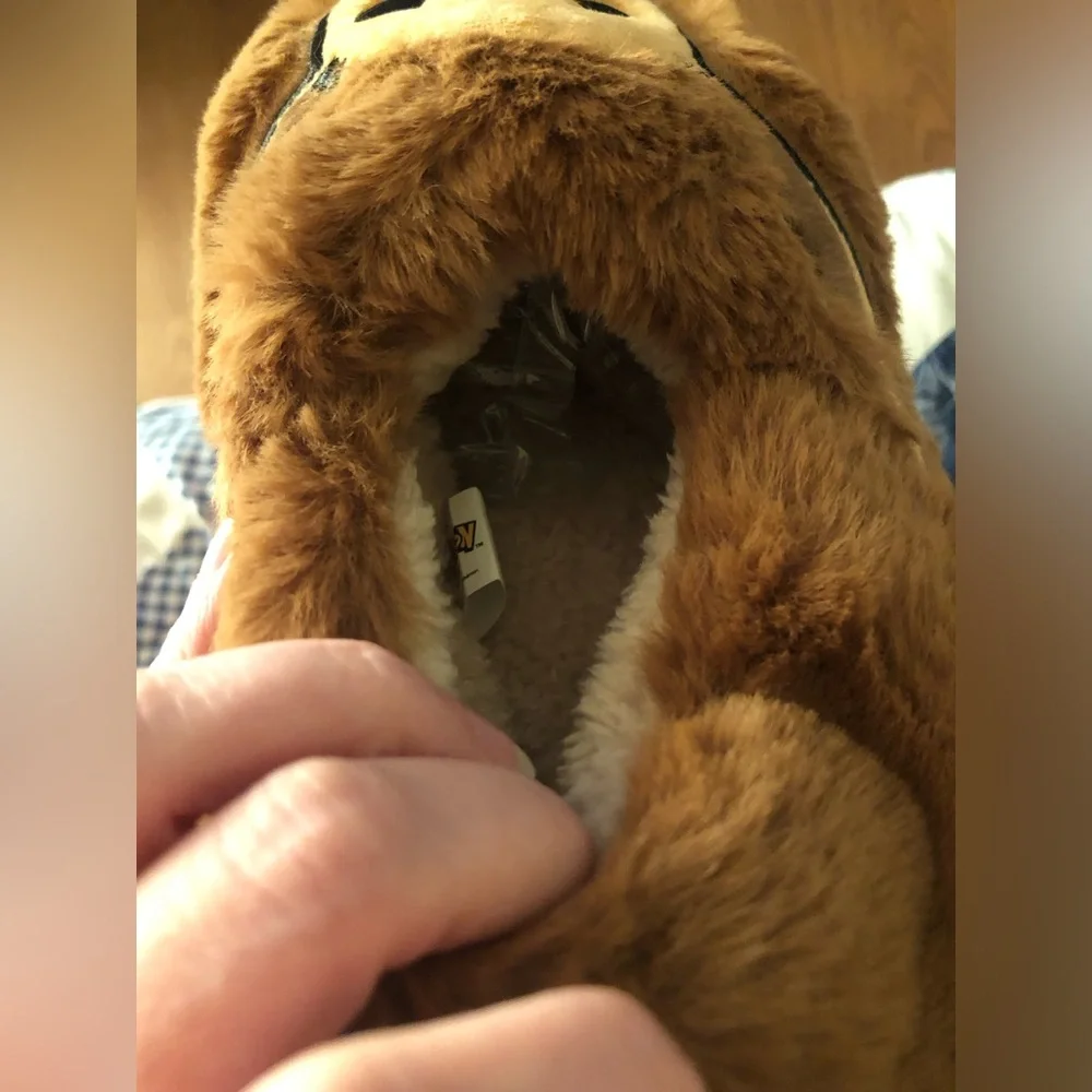 Pokémon Eevee plush slippers - Picture 3 of 8